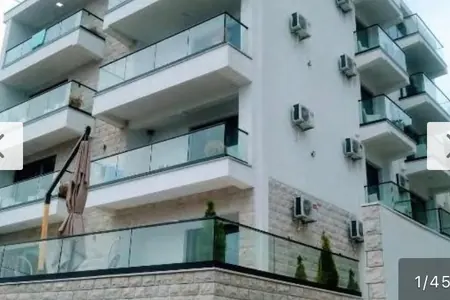 Hotel for sale, Sutomore