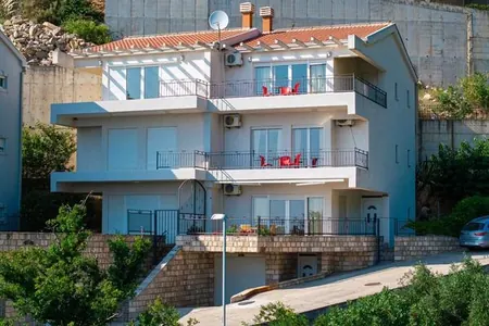 House for rent 3 floors, Rezevici, Perazica Do