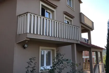 House for sale in Lustica 900m2