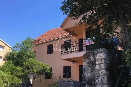 Haus in Dobrota 50 m vom Meer entfernt