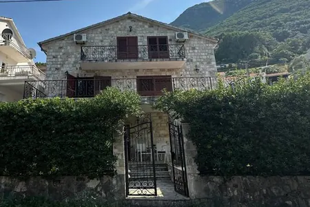 House in Kotor (Stoliv)