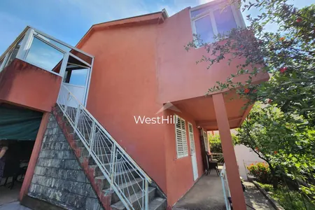 House in Topla – Two-Story Home, 5-Min Walk to the Sea