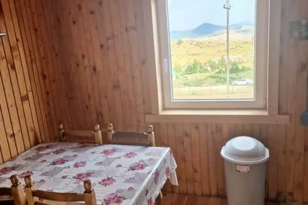 House in Zabljak on a plot of 1,000 m2 near the center!
