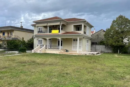 House of 254 m2 on a plot of 960 m2, Podgorica. Toloshi