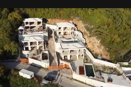 Investicioni projekat! 4 vile u Pržnu