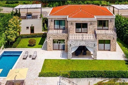 Kompleks vila nad Svetim Stefanom