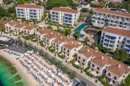 Kotor, Dobrota - Meerblickvillen auf exklusivem Resort für 1.700.000 Euro