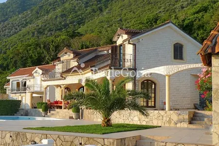 Kotor, Stoliv Luxury Villas