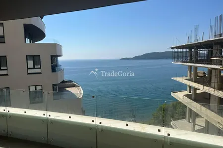 Stan sa 2 spavaće sobe u Rafailovićima na 1. liniji mora