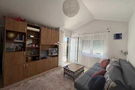 One-Bedroom Apartment Below the Main Road in Sutomore