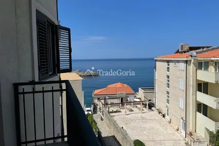 Jednosoban stan u atraktivnoj turističkoj lokaciji Sveti Stefan