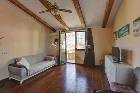 Apartment in the center of Sutomore with 2 bedrooms, total area of 65m2