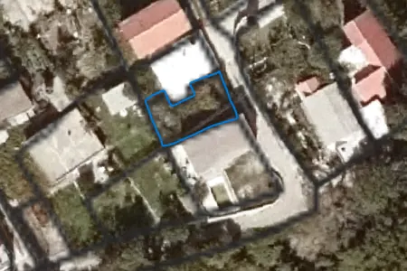Land for sale in Sutomore.