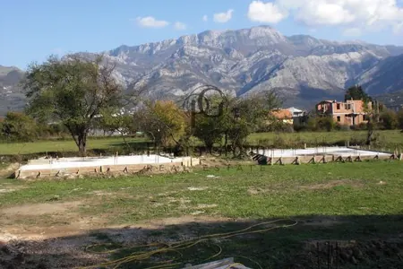 Large urbanized land plot in Bar for sale.