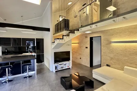 Luxury apartment Duplex with 2 bedrooms and a room for a wardrobe, second line 50 meters to the sea