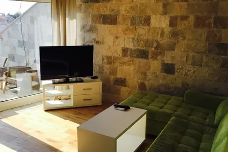 Luxus-Apartment mit 2 Schlafzimmern und Blick auf das Meer und die Altstadt ab dem 15. September!