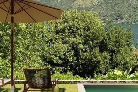 Luxury seaside apartments in Stoliv with views of Perast and the Virgin Mary islands