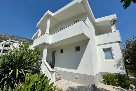 Mini hotel for sale with 7 rooms 216 m2 in Sutomore, Bar