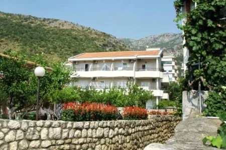 Mini hotel sa 13 apartmana