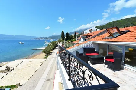 Mini hotel on the beachfront in the Boka Kotorska Bay - price 670,000 euros
