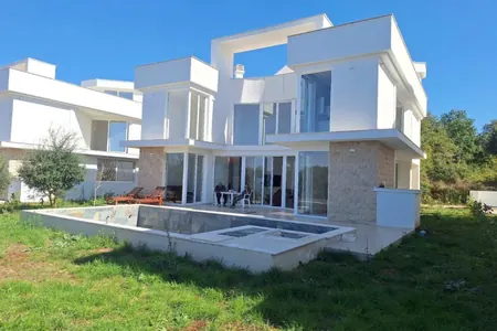 Nova luksuzna vila sa bazenom pored plaže Jaz
