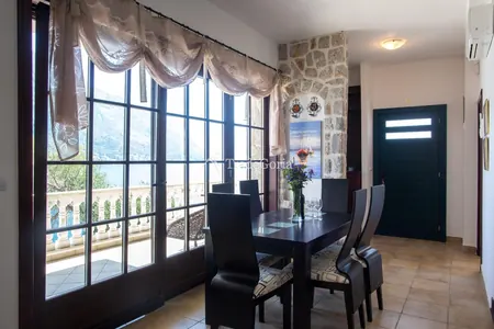 Nova vila u elitnom naselju Kostanica, Herceg Novi
