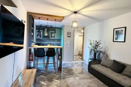 Jednosoban stan od 65 m2 sa pogledom na more na prodaju u Prijevoru, Budva