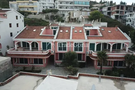 Hotel with 23 apartments 150 meters from the beach