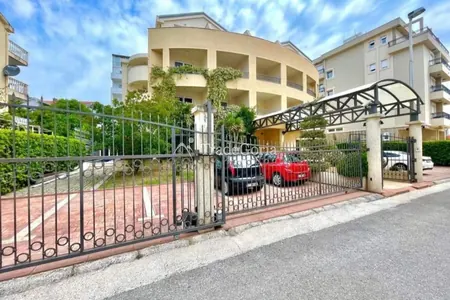 Hotel in Budva with 27 rooms