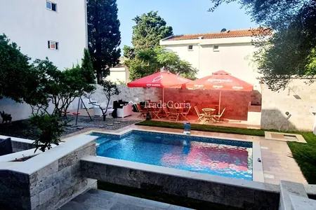 Hotel in Sutomore with 12 apartments, pool, 200 meters to the sea