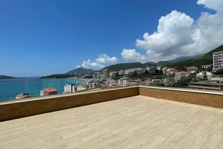 Pogled na penthouse sa terasom iznad celog stana, 108m2, Rafailovichi