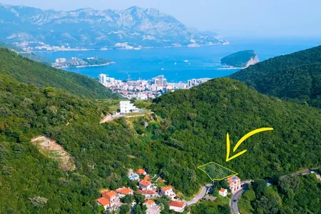Prodaje se plac sa pogledom na planinu u Budvi