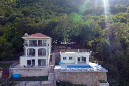 Villa for Sale by the Sea