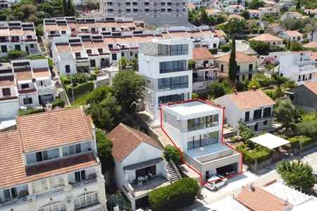 Two Villas in Tivat, Krasici