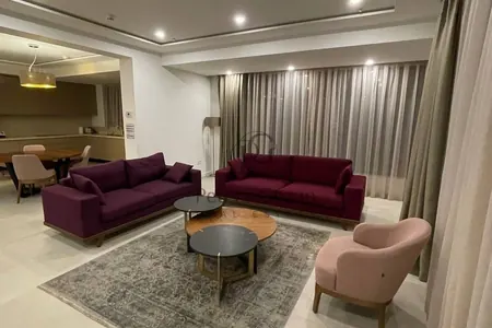 Premium-Dreizimmerwohnungen vom Investor in einer Residenz am Meer