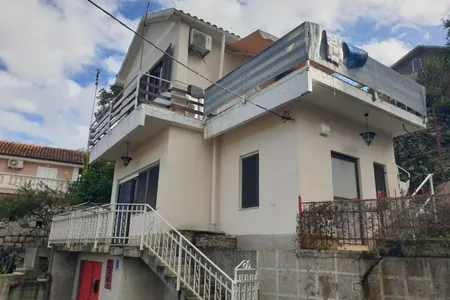 Продается легальный дом в Гошичи, Луштица
