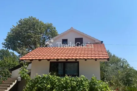 Gemütliches Haus zum Verkauf im malerischen Dorf Krimovica, nur 8 km von Budva entfernt