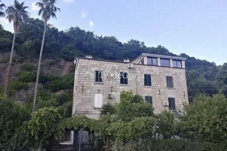 Na prodaju: Penthaus apartman sa jednom spavacom sobom i pogledom na more u Zelenici