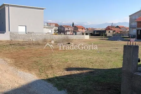 Продажа участка в Подгорице недалеко от Сити Кварт