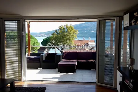 Spacious three-bedroom apartment near the sea in Herceg Novi, Đenovići
