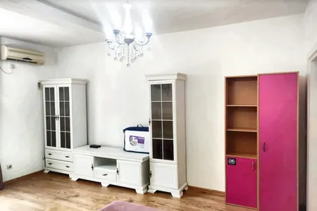 Сдается однокомнатная квартира площадью 55 м2 в Шушань, Бар.