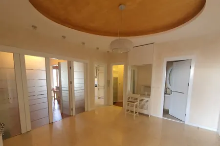 Mieten Sie ein Penthouse im Zentrum von Podgorica.