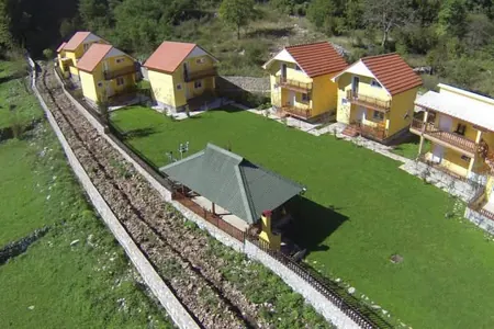 Residential complex for sale in Obzovica, Cetinje