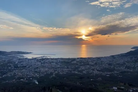Большой участок с видом на море и город в Велембуси, Бар