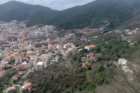 Продажа большого участка с видом на море для строительства в Будве