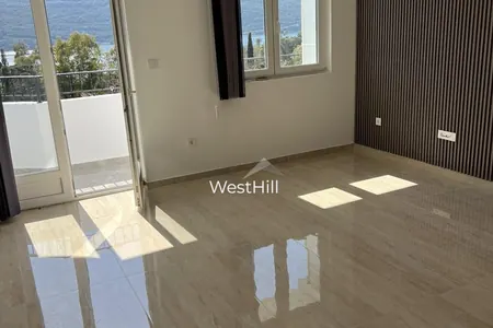 Sale sea-view one bedroom apartment in Kumbor opposite Portonovi, Herceg Novi - object 8336 in Mont