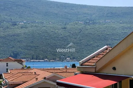 Sea-view apartment in Djenovici, near Porto Novi