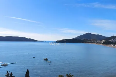 Dvosoban stan sa pogledom na more u Rafailovićima