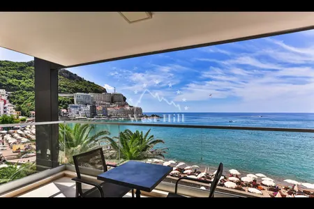 Seafront luxury complex