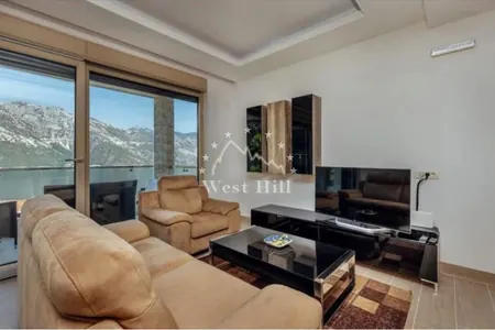 Seafront two bedroom apartment in the complex